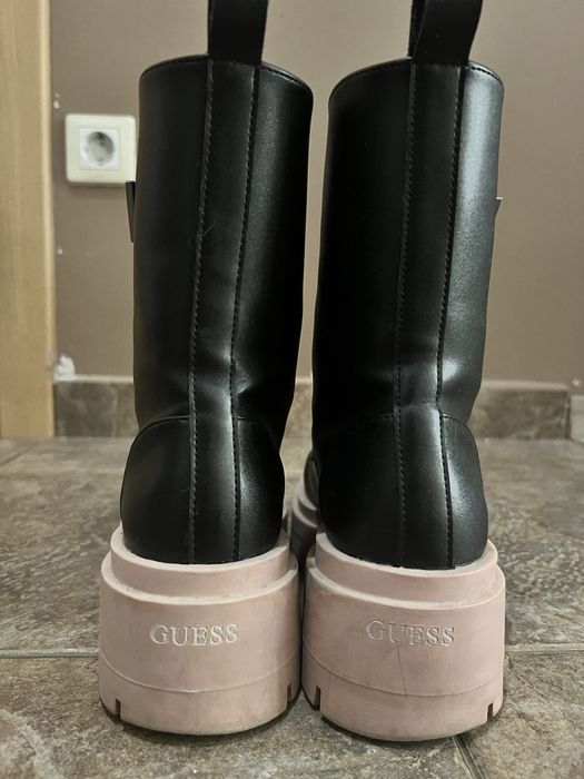 черни боти guess с розова подметка