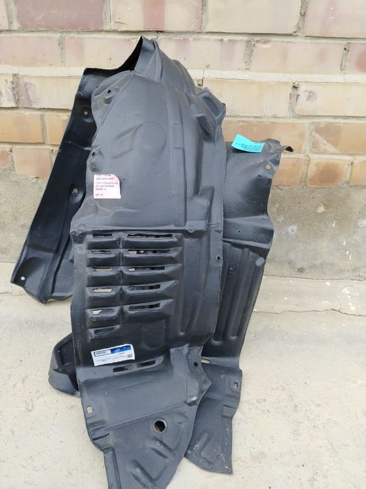 Ипсум 2003 ке подкрылник