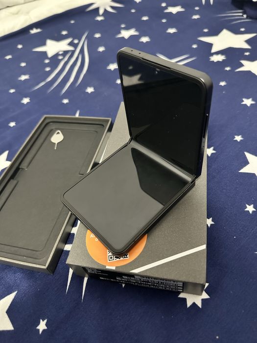 Samsung Galaxy Flip 7