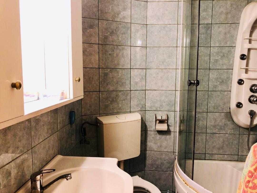 Apartament de inchiriat, la casa, zona Spitalul Judetean