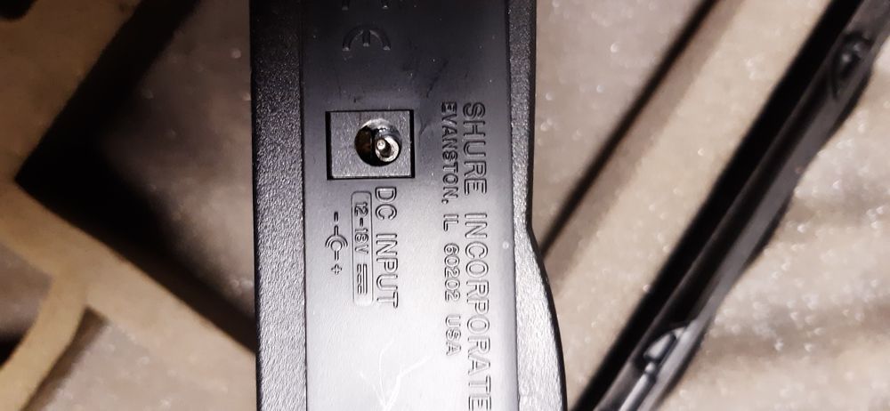 Microfon cu emițător shure sm 58