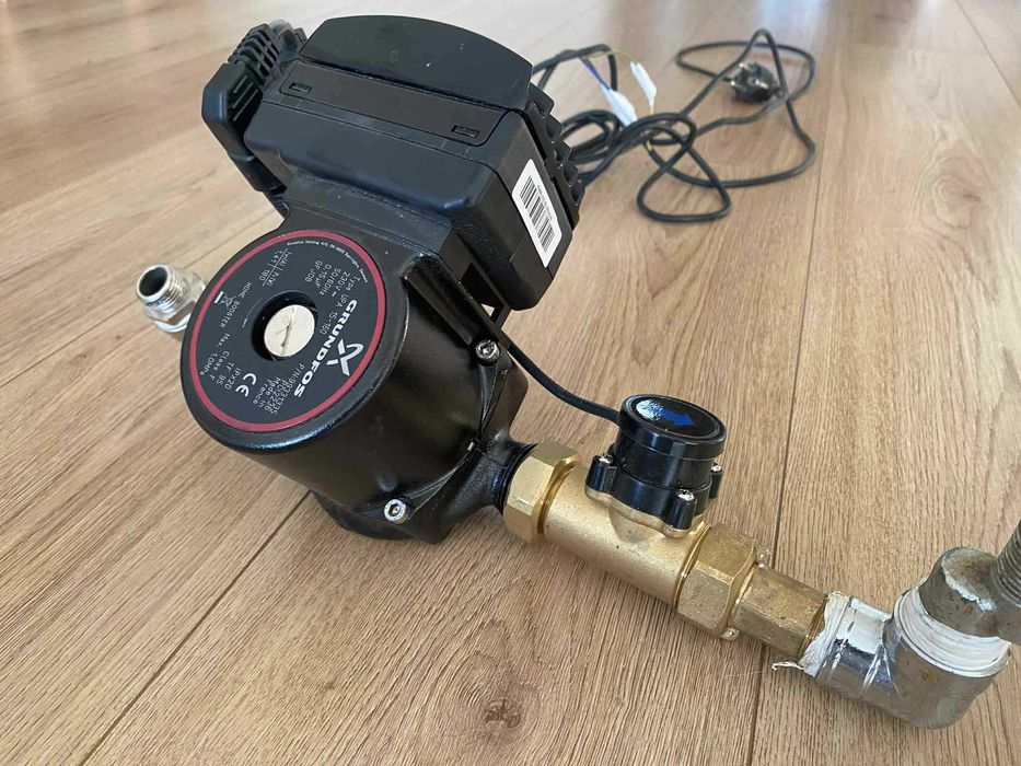 Grundfos UPA15-160 1" Домашна бустер помпа