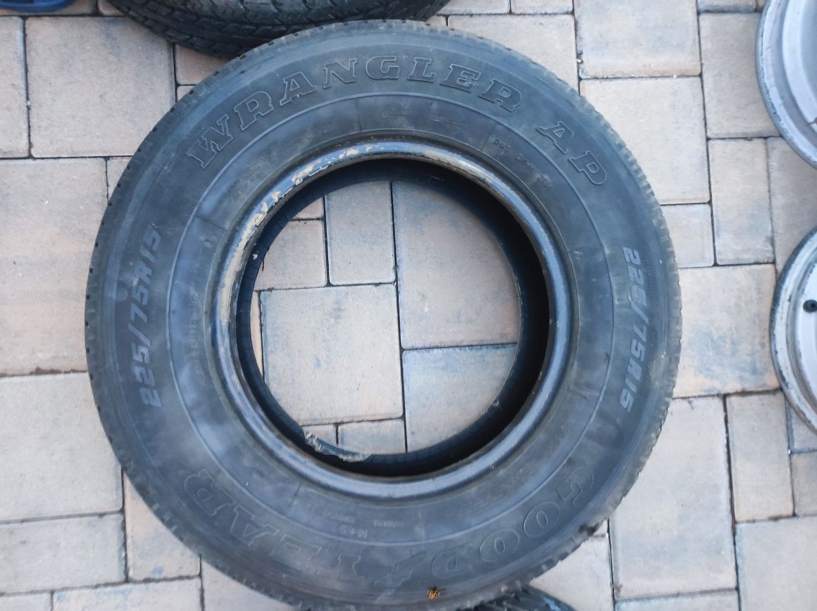 cauciucuri AT 225/75/15 Goodyear Wrangler