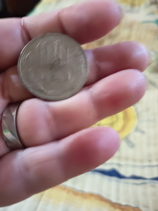 Vând doua monede de 100 de lei Anul 1992 cu 10000 de euro amândouă