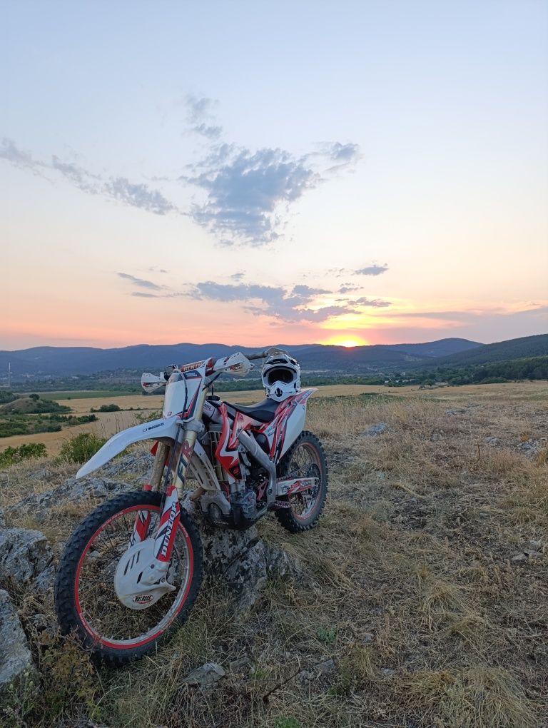 Продавам Хонда crf250r 2012г.