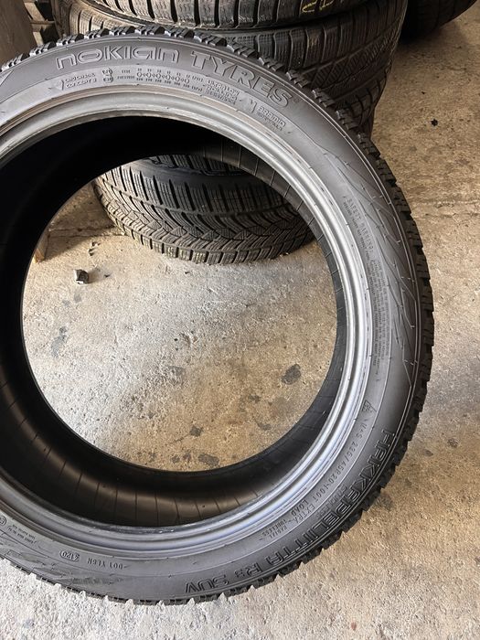 2 anvelope iarna ca NOI 235/45/20 , Nokian , 8.5 mm