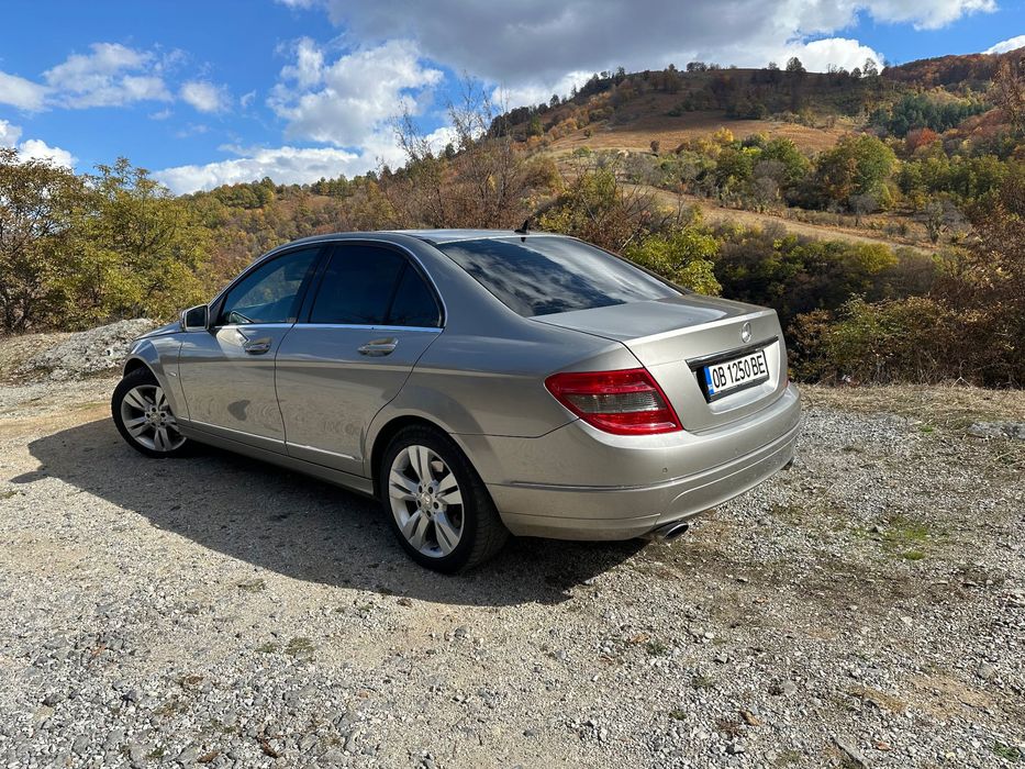 Mercedes C320 CDI 224 к.с. Avantgarde – отлично състояние, обслужен.