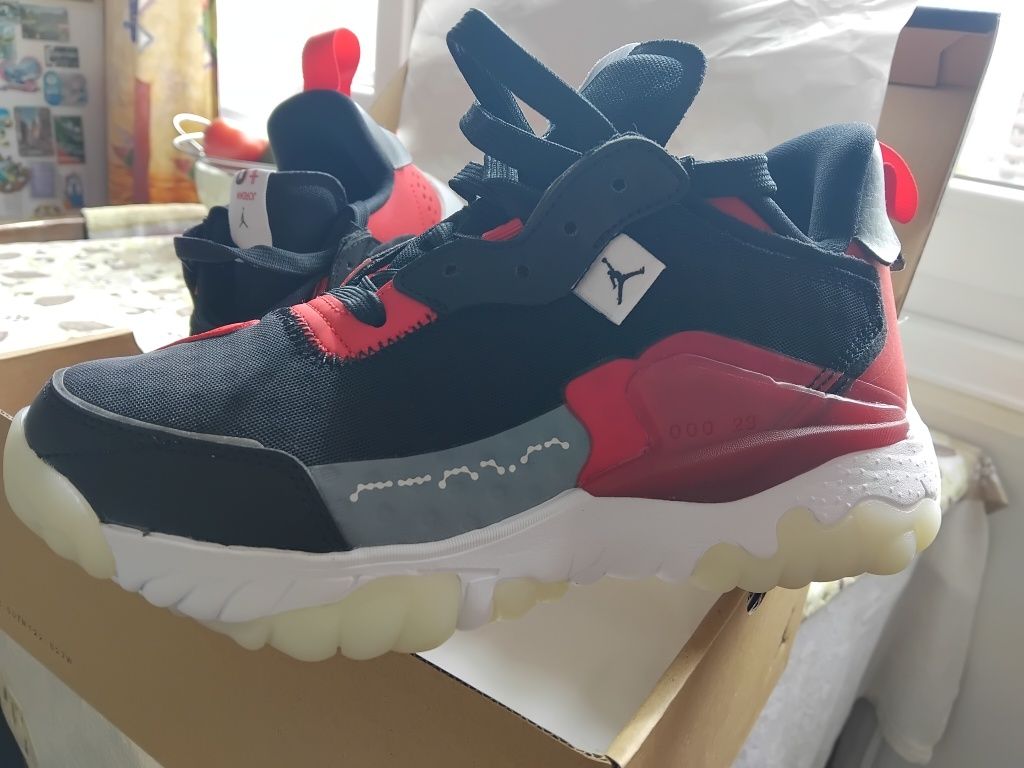 JORDAN Delta сникърси