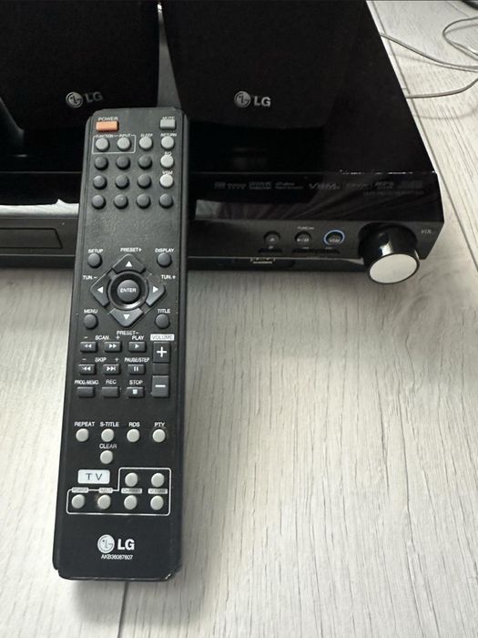 Sistem audio Home Cinema LG HT303