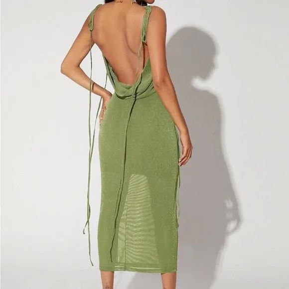 Рокля с гол гръб Shein