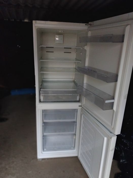 Vând frigider Beko  în stare perfecta de funcționare