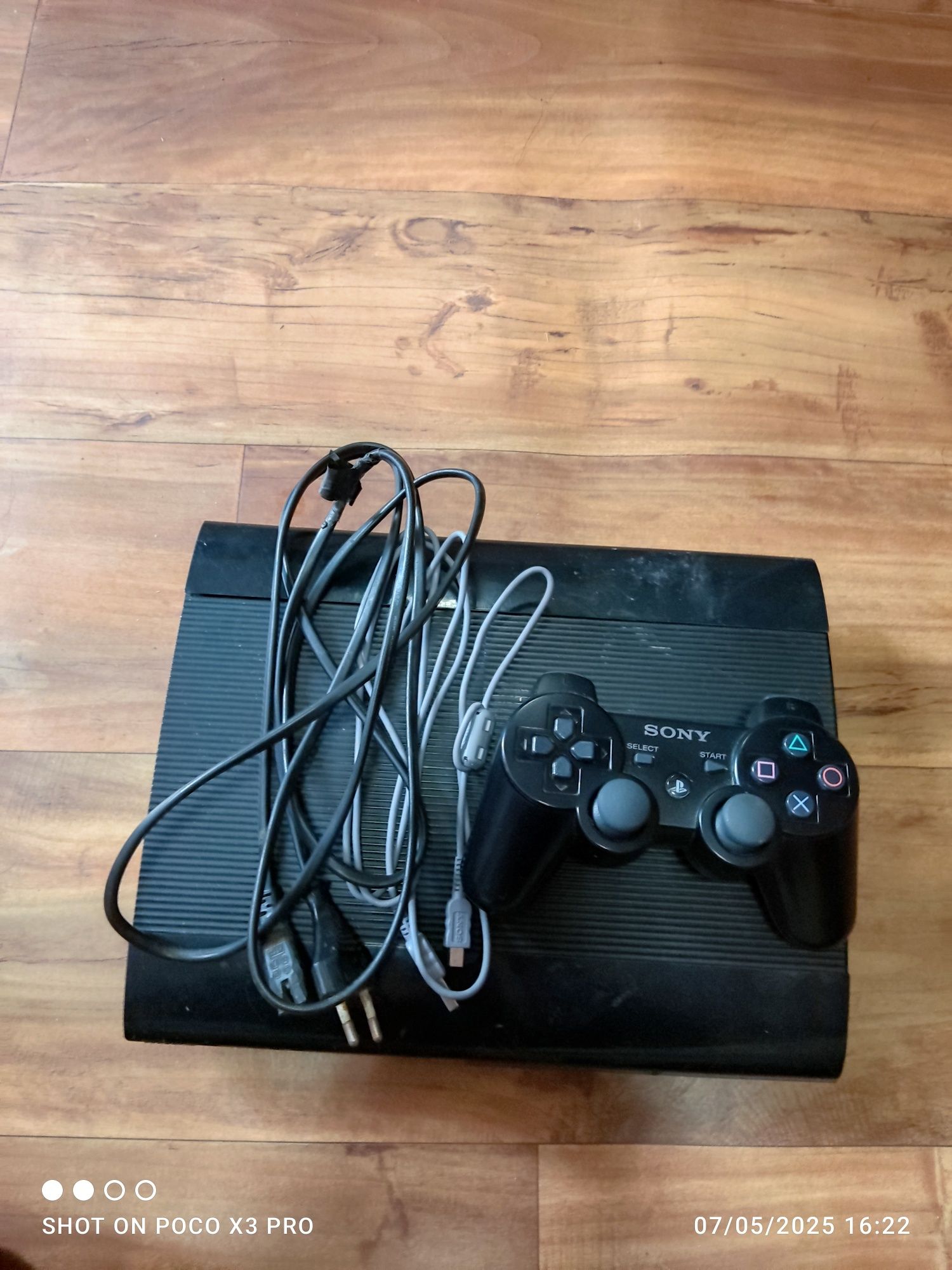 Playstation 3 почти неизползван, леко одран