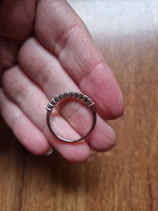 Сребърен пръстен с циркони