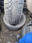 Vand  2 roti R 15 cu anvelope 215 65 15 petlas iarna bune