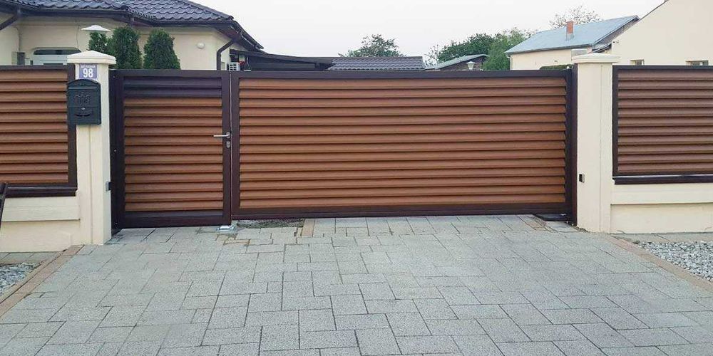 Garduri si porti din panou stil jaluzea de diferite modele la comanda