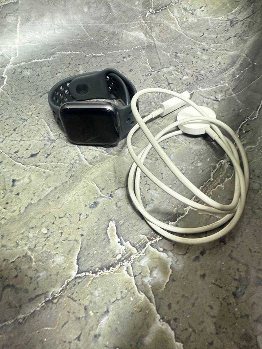 Apple Watch Series SE 2 40mm (6-36) лот 780653