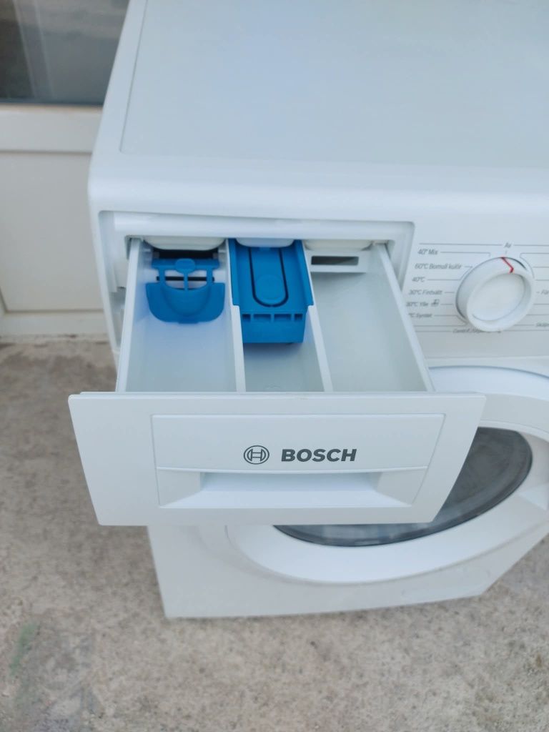 Пералня BOSCH 6 Serie
Цена:480лв.
Капацитет на пране 8кг.
Енергиен кла