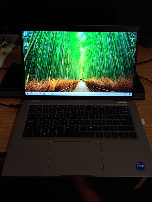 Vând laptop Dell Latitude 5421 ,i7 11850H 2.5Ghz,16 GB DDr4,Nvidia 2gb