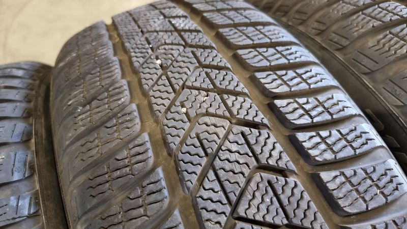 215/50/18 PIRELLI 4бр