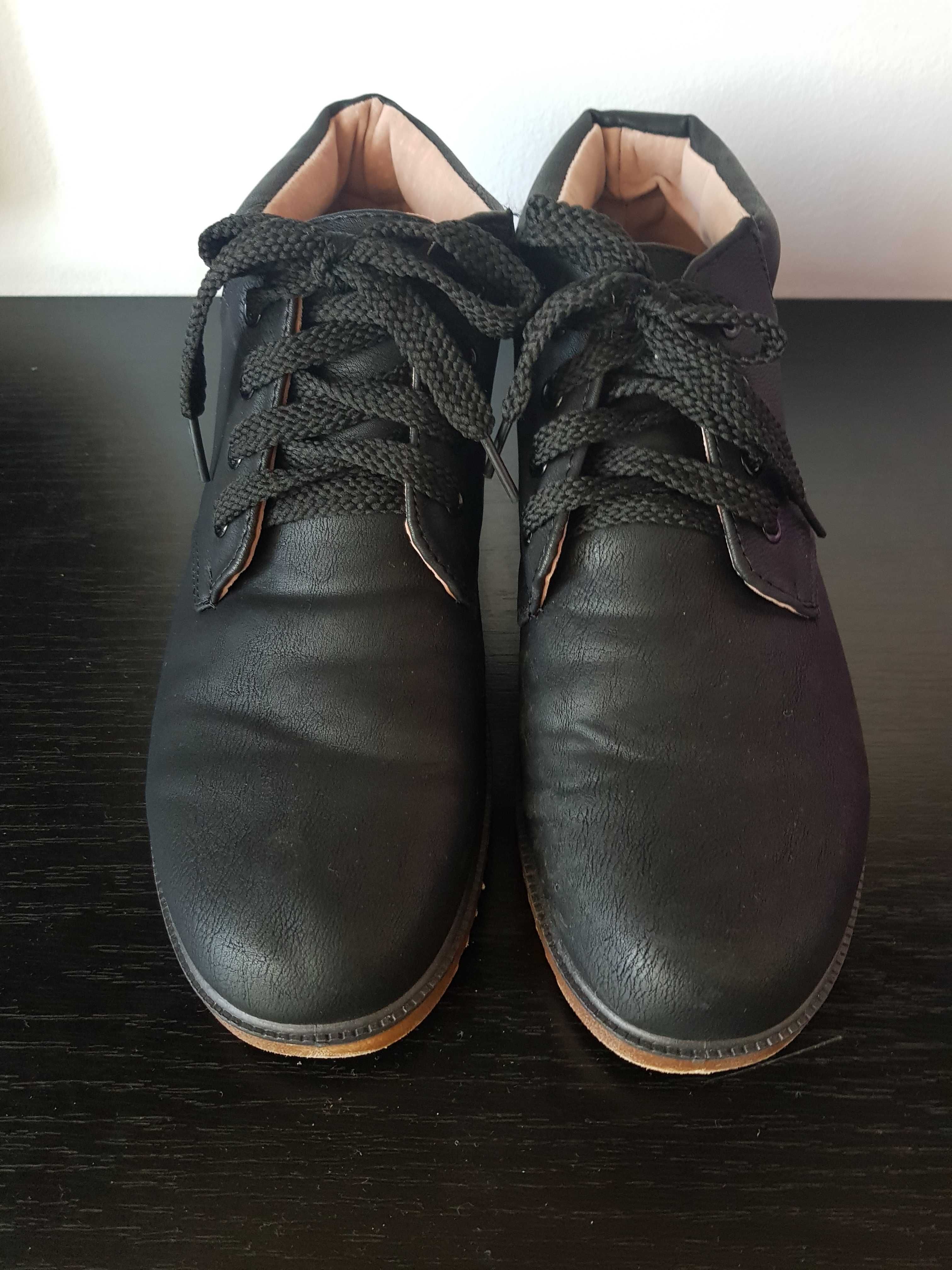 Pantofi negri cu siret 39 (25 cm)