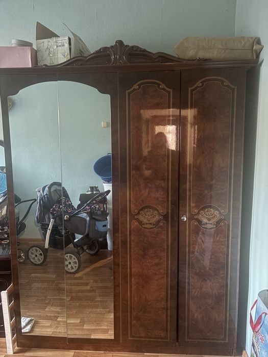 Продается шифоньер