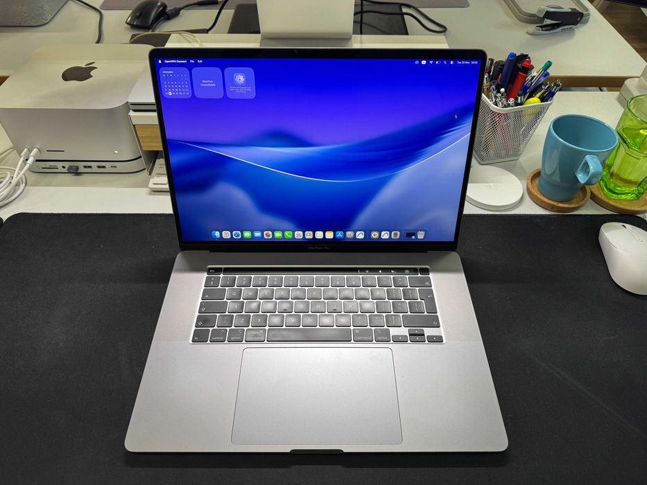 MacBook Pro 16". model 2019