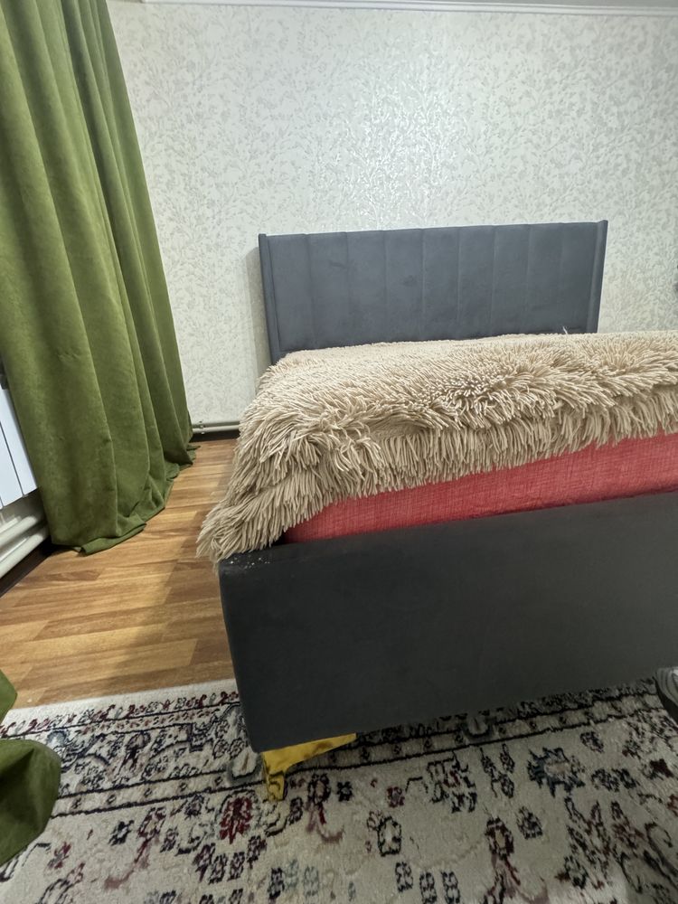 Продам двуспальную  кровать