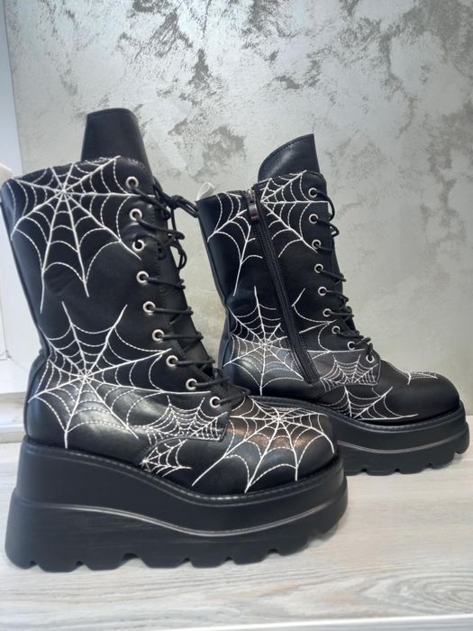 Дамски ботуши -номер 40