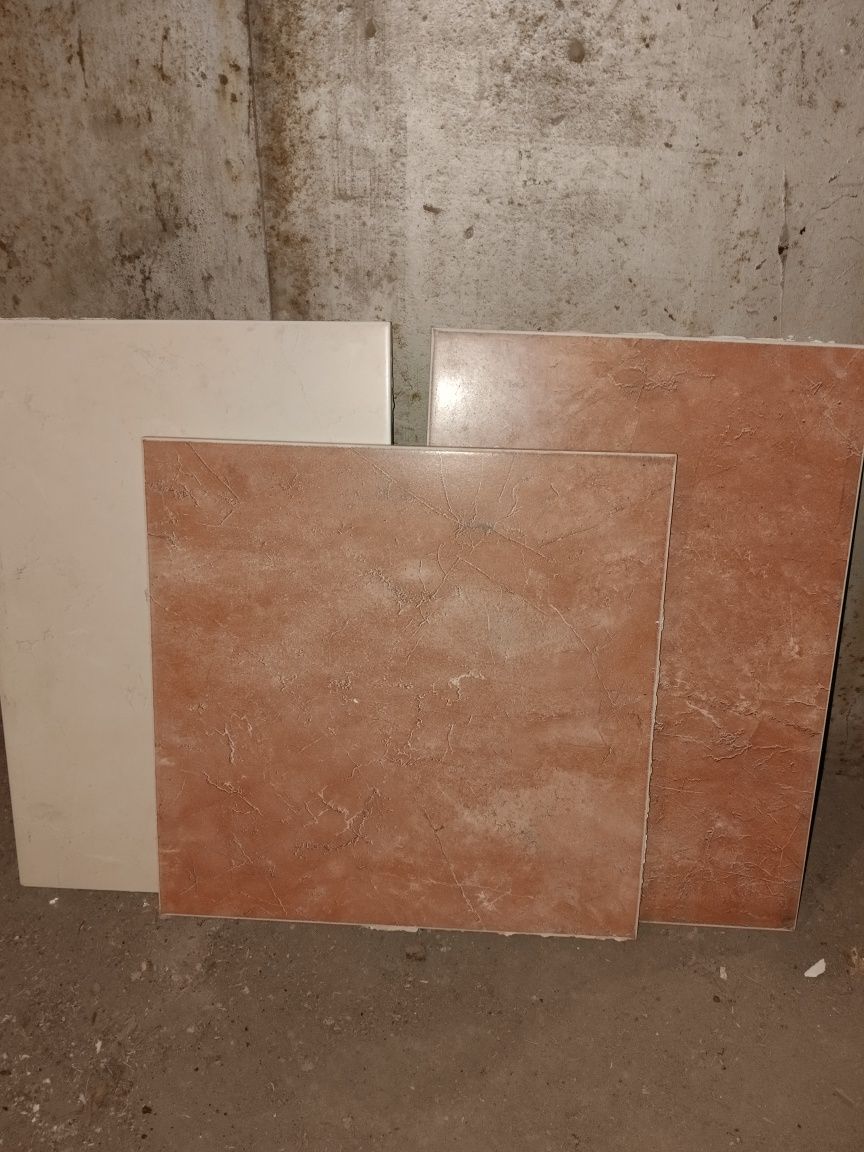 Продам плитку керамическую, хорошего качества, б/у
