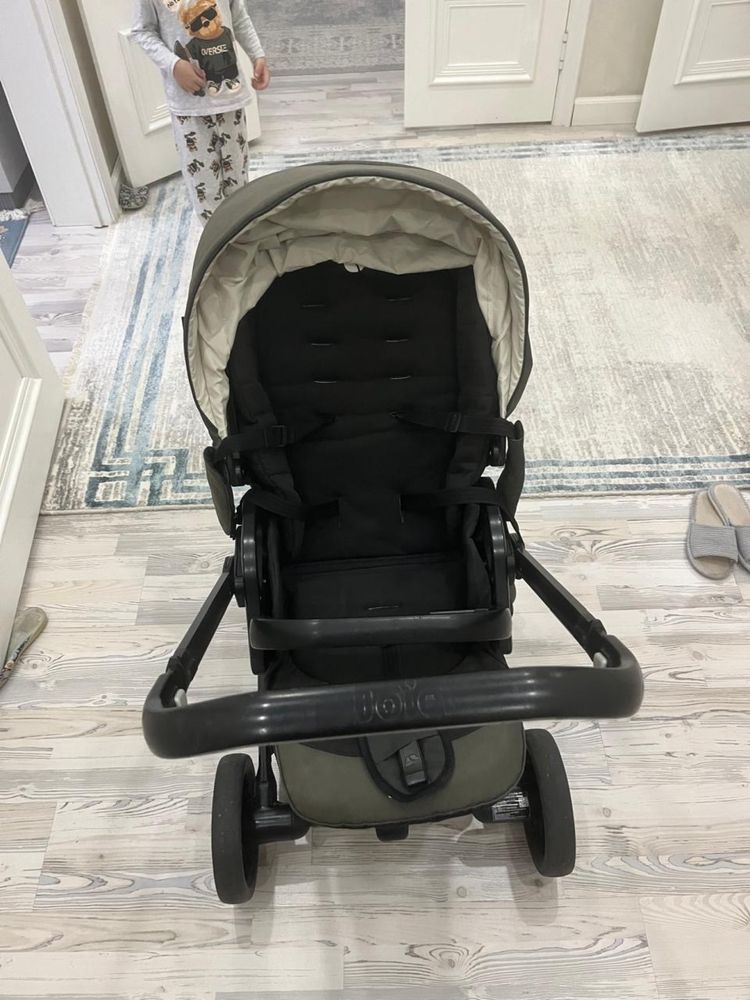Продам Коляску оригинал joie