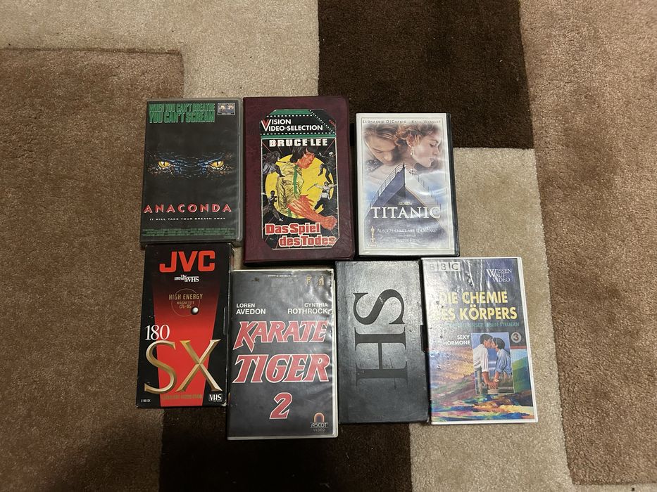 VHS videocasete casete cu filme pentru inregistrare video recorder