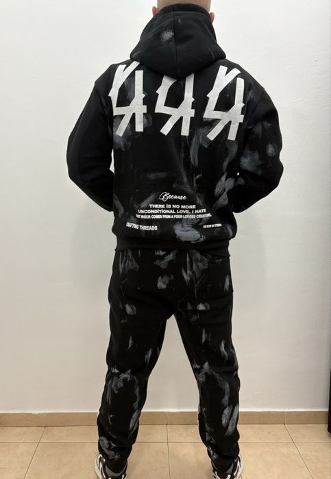 Мъжки Компелкт 444