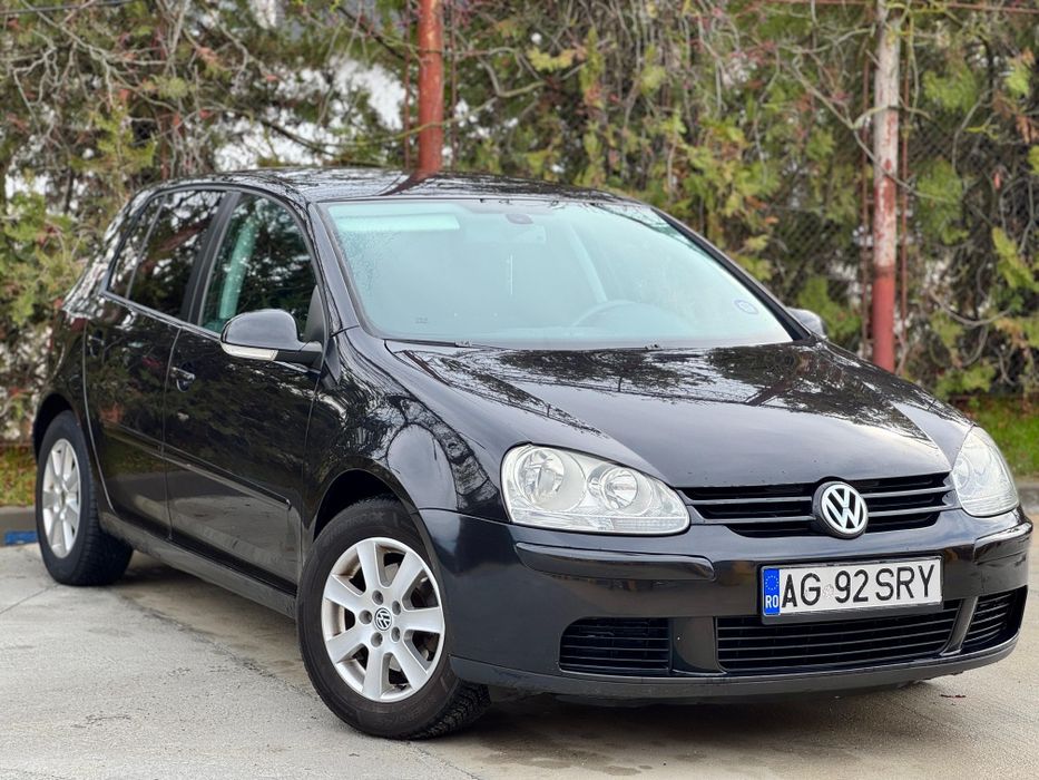 Vând Golf 5 1.6 MPI Benzina Aspirat PROPRIETAR