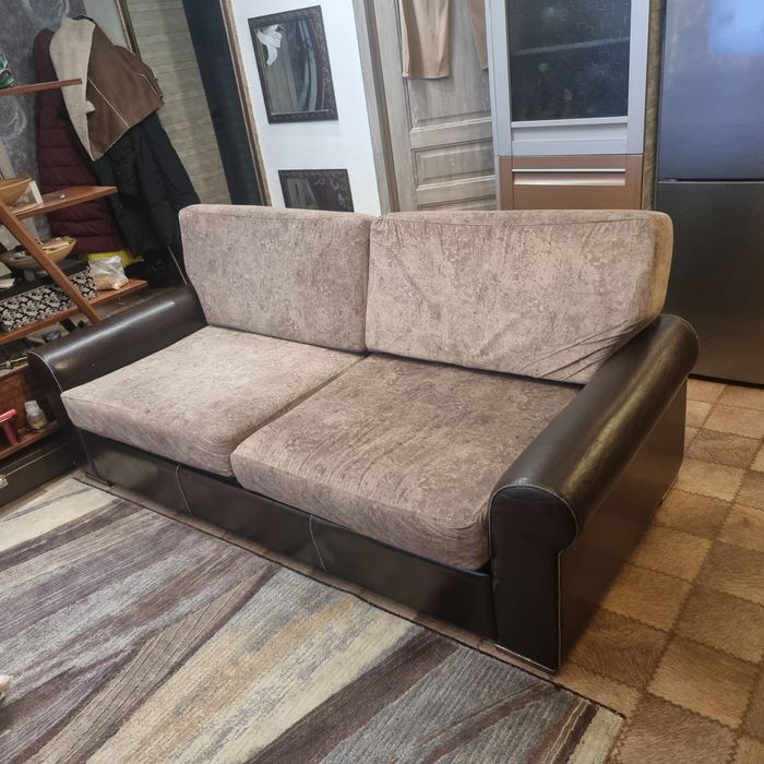 Диван кожаный  в гостиную, кабинет.