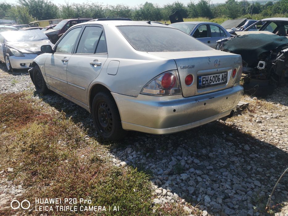 Лексус IS200 155к.с. На части