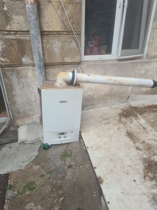 Vând centrala bosh 2000 condens pentru piese