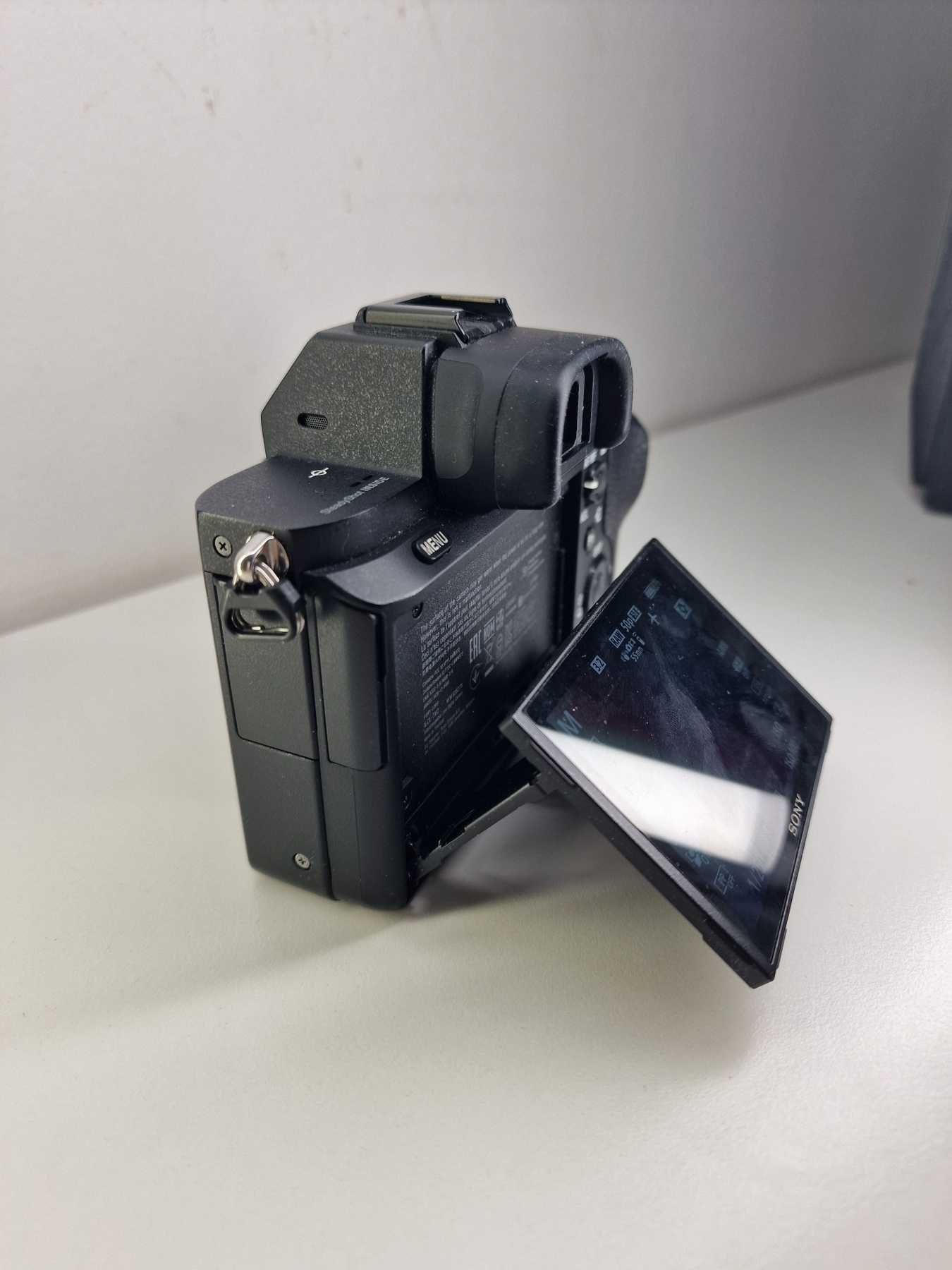 Sony a7 II + батерия и зарядно