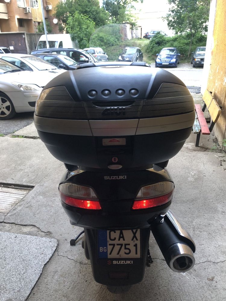Suzuki burgma 650
