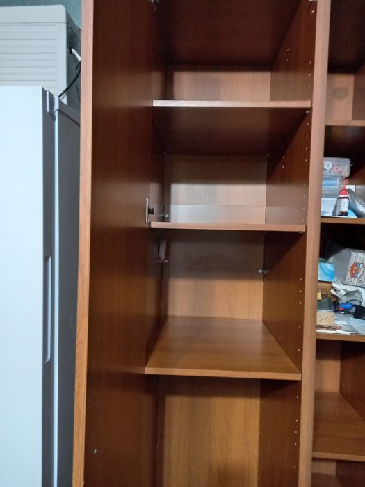 Угловой шкаф , высота 210 см, глубина 50 см