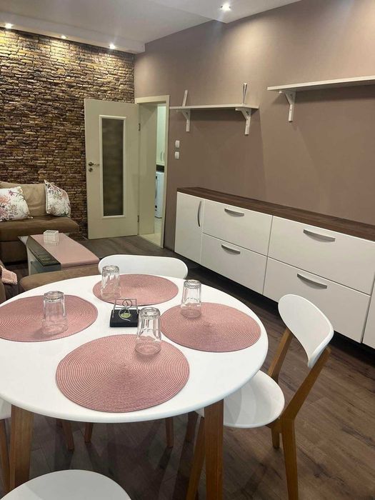 Дава се под наем Тристаен апартамент в София, Гоце Делчев - 70 кв.м за 535.5 € - Снимка #1