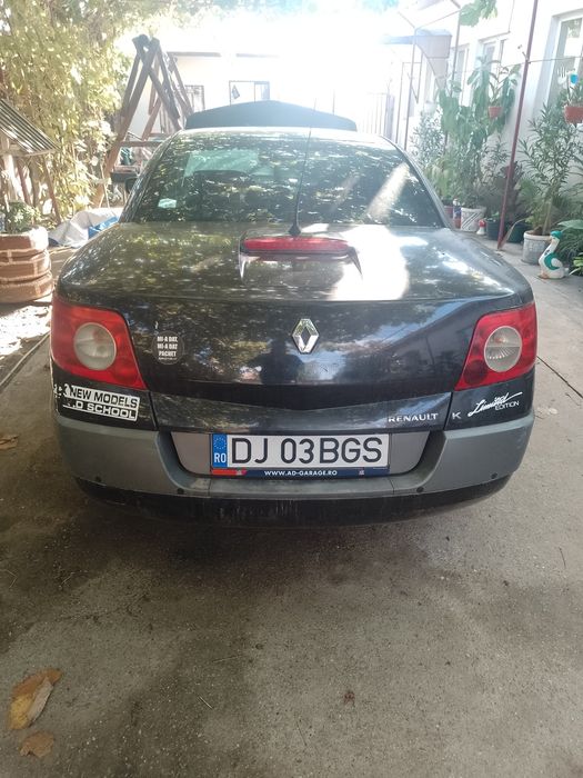 Vând Renault Megane 2 decapotabil cu volan pe dreapta.+ Una bonus