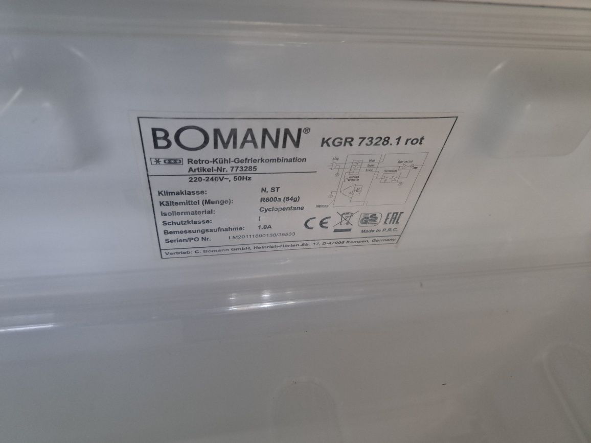 Червен ретро хладилник Боман/Bomann