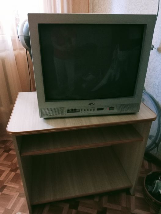телевизор с тумбой
