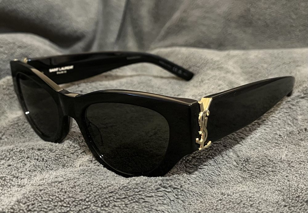 очила Yves Saint Laurent
