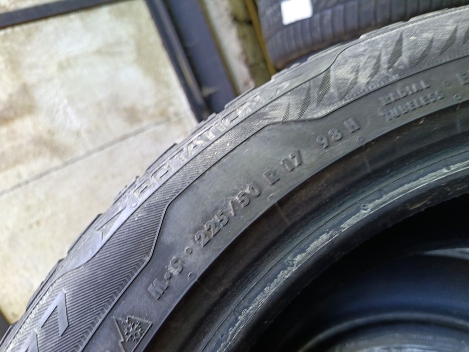 Anvelope MS iarna 225 50 17 uniroyal 2015 6mm