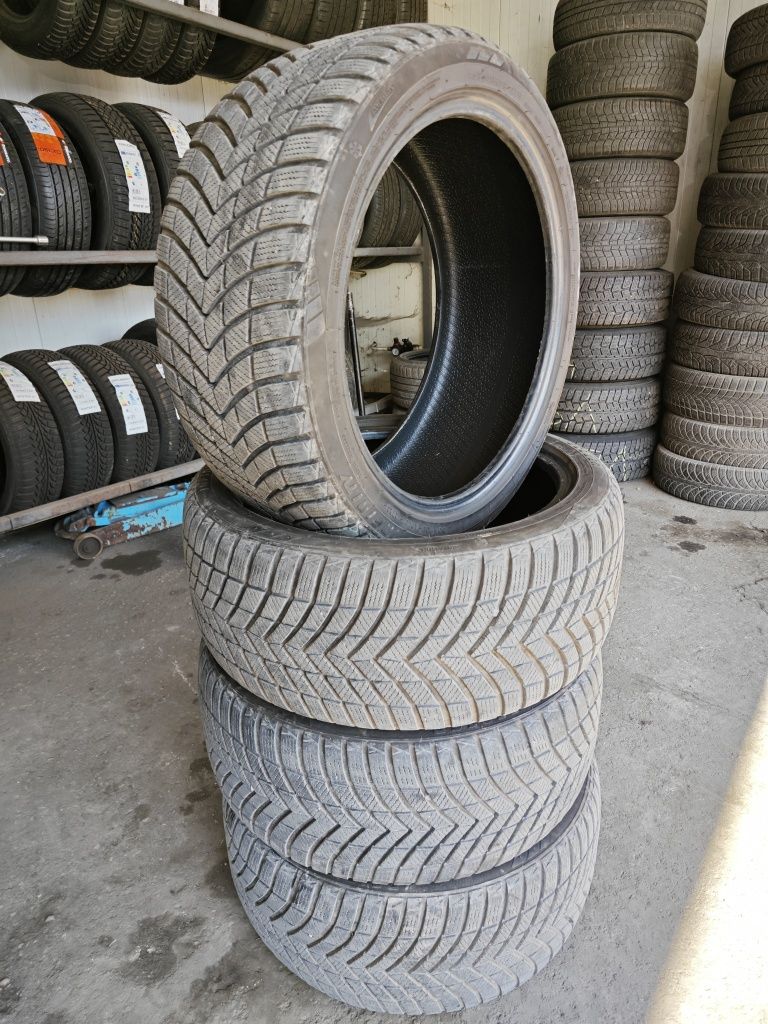 Зимни Гуми 245/40/18