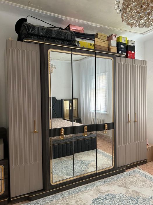 Шкаф и туалетный  столик