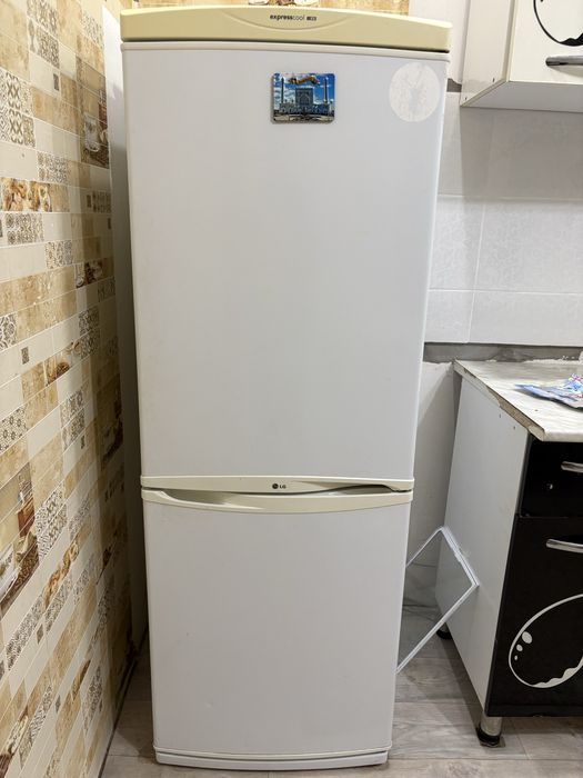 Холодильник. Марка LG. Самовывоз