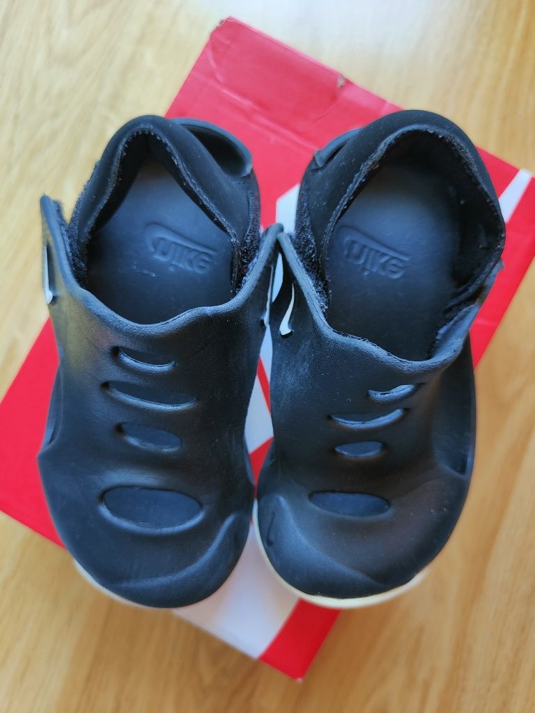 Сандали Nike размер 25