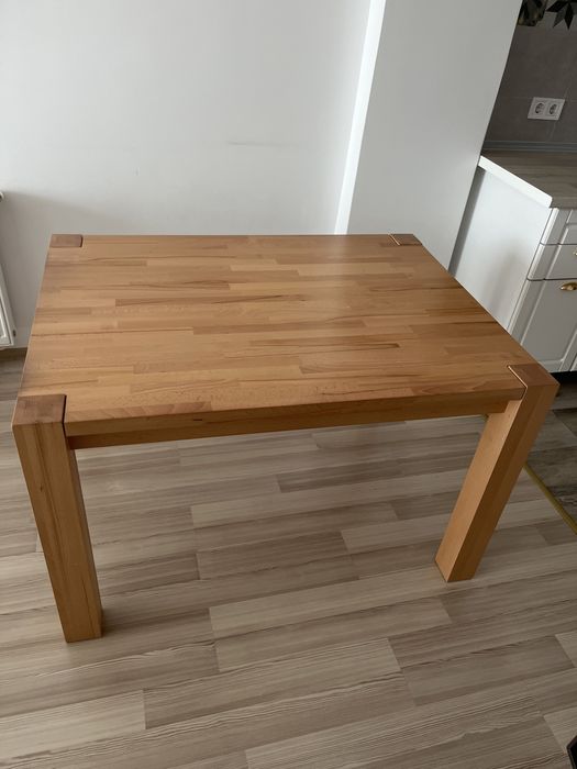 Masa solida lemn masiv 125x100 pret 750 RON